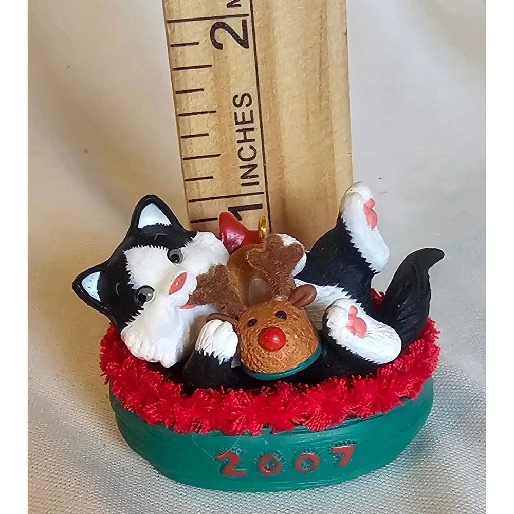 VTG Hallmark Keepsake 2007 Christmas Ornament Tuxedo Cat Reindeer Green Black